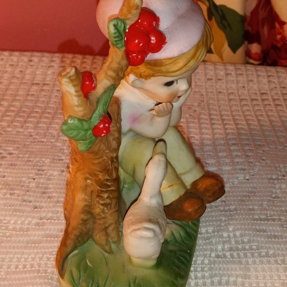 VINTAGE COLLECTIBLE COLORFUL FIGURINE BOY AND GOOSE SITTING UNDER A APPLE TREE - Picture 6 of 9